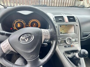 TOYOTA AURIS 2.2 D-4D Premium Active