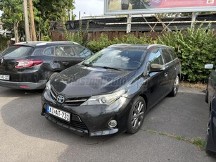 TOYOTA AURIS Touring Sports 1.8 HSD Active Trend (Automata) 17 coll nagy tető xenon bőr ülésfűtés navi kamera cserélt aksik