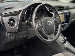 TOYOTA AURIS Touring Sports 1.8 HSD Executive (Automata) / 86eKm!/ Vezetett SZK!/ Ülésfűtés/ Gyári fény!/ LED/ NAVI/ Kamera!