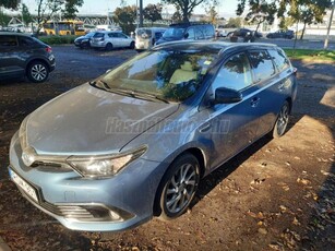 TOYOTA AURIS Touring Sports 1.8 HSD Executive Skyview (Automata)