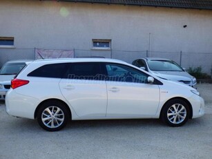 TOYOTA AURIS Touring Sports 1.8 HSD Executive Skyview TSS (Automata) 2ÉV VIZSGA!PANORÁMATETŐ!190.E.KM!ÜLÉSFŰTÉS!