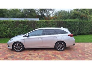 TOYOTA AURIS Touring Sports 1.8 HSD Live TSS (Automata) Megkímélt állapotban!