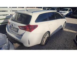 TOYOTA AURIS Touring Sports 1.8 HSD Lounge (Automata) 143e km. Parkassist. Fűthető félbőr ülések