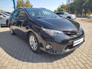 TOYOTA AURIS Touring Sports 2.0 D-4D Style Auto Parkolás!