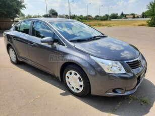 TOYOTA AVENSIS 1.6 Platinum