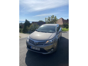 TOYOTA AVENSIS 1.8 Executive