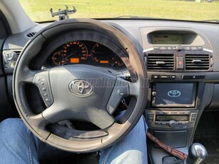 TOYOTA AVENSIS 2.0 D