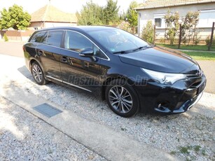 TOYOTA AVENSIS Touring Sports 2.0 D-4D Executive BUSINESS EDITON FELSZERELTSÉG . TITANIUM BLAU egyedi szin . Toyotánál vezetett s