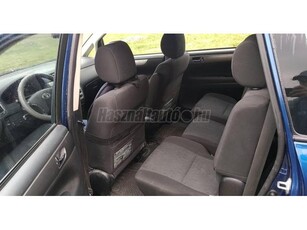 TOYOTA AVENSIS VERSO 2.0