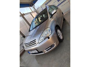 TOYOTA AVENSIS VERSO 2.0 D-4D