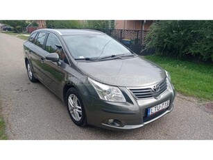 TOYOTA AVENSIS Wagon 1.8