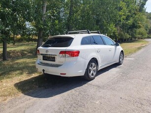 TOYOTA AVENSIS Wagon 1.8 Business ÜLÉSFÜTÉS!NAVI!VONÓHOROG!