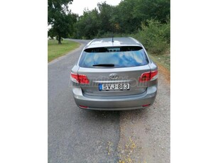 TOYOTA AVENSIS Wagon 2.0 D-4D