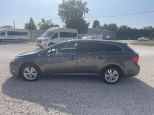 TOYOTA AVENSIS Wagon 2.0 D-4D Executive panoráma. kamera.navi