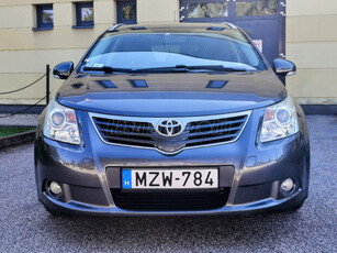 TOYOTA AVENSIS Wagon 2.2 D-4D Sol