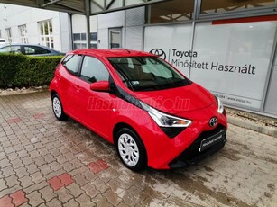 TOYOTA AYGO 1.0 x-play Mo-i. elektronikus szerviztörténet. 2 év Toyota T-Plus garancia