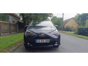 TOYOTA AYGO 1.0 x-play + style + connectivity