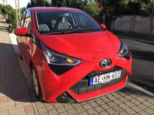 TOYOTA AYGO 1.0 x-play + style + connectivity MAGYAR----SOK EXTRÁVAL----4000 km