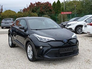 TOYOTA C-HR 1.8 Hybrid Comfort Business e-CVT FACELIFT-LED FÉNYSZÓRÓ-NAVI-T.KAMERA-ÜLÉS F-T.T.TEMPOMAT-41eKm