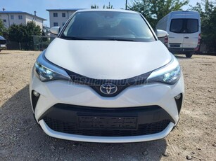 TOYOTA C-HR 1.8 Hybrid Comfort Business e-CVT Távtartó Tempomat Sávtartó Ülésfűtés LED Keyless