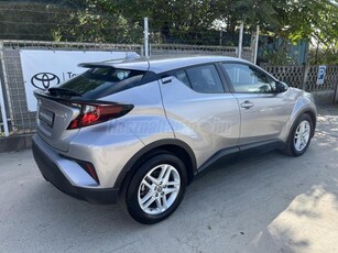 TOYOTA C-HR 1.8 Hybrid Comfort e-CVT 2021 - Led fényszóró - navi - ülésfűtés - vezetést tám. rendszerek