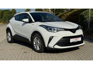 TOYOTA C-HR 1.8 Hybrid Comfort e-CVT GYÁRI FÉNY / KEYLESS / KAMERA / DUPLADIGIT / SÁVTARTÓ