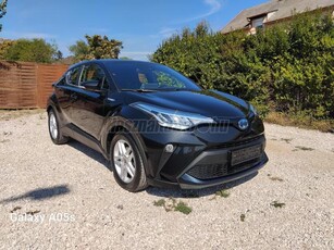 TOYOTA C-HR 2.0 Hybrid Executive e-CVT NAVI-ÜLÉSFŰTÉS-SÁVTARTÓ