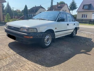 TOYOTA COROLLA Sedan 1.3 XL