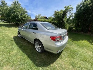 TOYOTA COROLLA Sedan 1.33