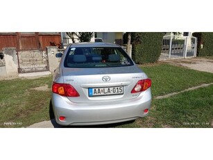 TOYOTA COROLLA Sedan 1.4 D-4D