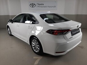 TOYOTA COROLLA Sedan 1.5 Comfort MAGYAR-1TULAJ-SZERVIZKÖNYV-GARANCIA