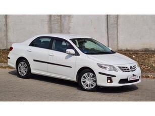 TOYOTA COROLLA Sedan Szervizkönyves Benzines Nagy csomagtartó