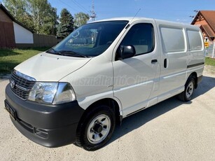 TOYOTA HI-ACE Hiace 2.5 D-4D 4x4 Panel Van /209E KM/GONDOS GAZDÁTÓL/SZÉP ÁLLAPOTBAN!