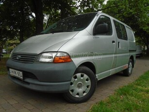 TOYOTA HI-ACE Hiace 2.5 D4-D Panel Van 6 személyes----CSERÉLHETŐ