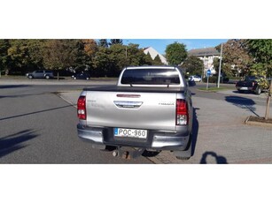 TOYOTA HI LUX Hilux 2.4 D-4D 4x4 Single Chassis Live