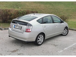 TOYOTA PRIUS 1.5 HSD (Automata) JBL/TÉLI-NYÁRI GUMI/TEMPOMAT/SZERVIZKÖNYV