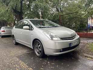 TOYOTA PRIUS 1.5 HSD Sol (Automata) JBL/Téli-nyári gumik