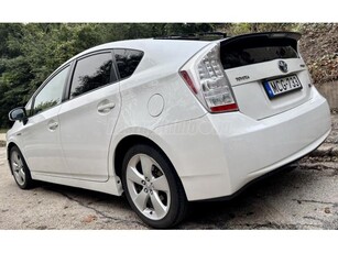 TOYOTA PRIUS 1.8 HSD Premium (Automata) HUD. tolató kamera. IPA. xenon. navi