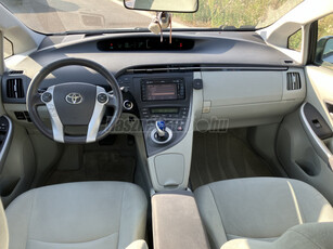 TOYOTA PRIUS 1.8 HSD Sol NAVI (Automata) Solartető!