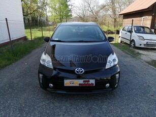 TOYOTA PRIUS 1.8 HSD Sol NAVI (Automata) Tempomat!Navi!HUD!Radar E.H.!Vezetett Szervizkönyv!!