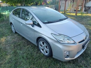 TOYOTA PRIUS 1.8 HSD(Automata)