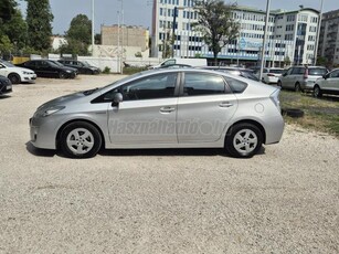 TOYOTA PRIUS 1.8 HSD(Automata)