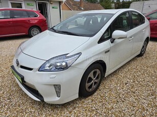 TOYOTA PRIUS PLUG-IN