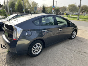 TOYOTA PRIUS PLUG-IN