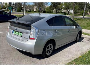 TOYOTA PRIUS PLUG-IN