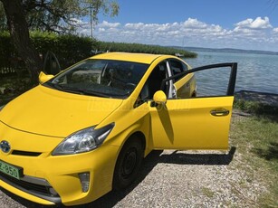 TOYOTA PRIUS PLUG-IN