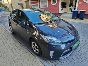 TOYOTA PRIUS PLUG-IN Executive + JBL