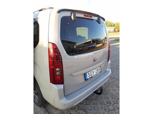 TOYOTA PROACE City Verso 1.2T Family L2H1 (Automata) [7 személy]