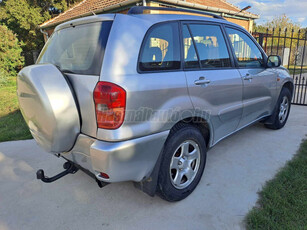 TOYOTA RAV 4 Rav4 2.0 D-4D 4x4