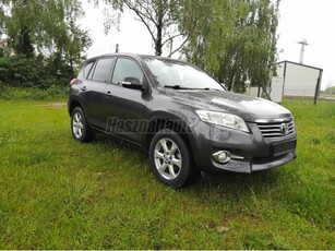 TOYOTA RAV 4 Rav4 2.2 D-4D 4x4 Executive Bőr. ül. fűtés. tempomat